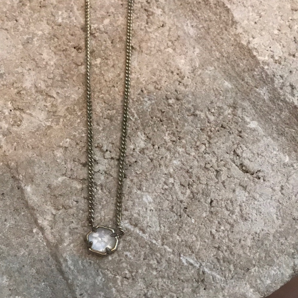 Kendra Scott necklace